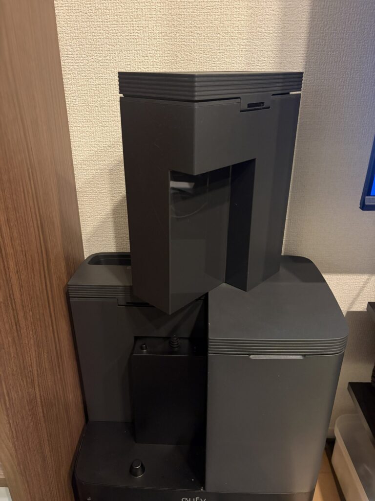給水タンクと汚水タンクの引き写真2